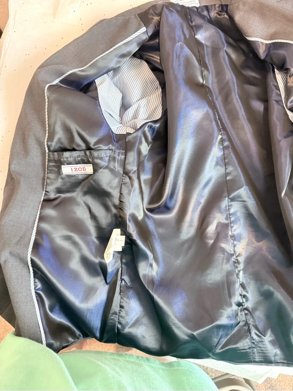 IZOD Boys 2-Piece Suit – Blazer Size 10 / Pants Size 8 – Charcoal Gray